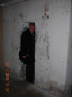 46. Вот в таком положении часами стояли заключенные тюрьмы спецслужбы ГДР, ноябрь 2006 год